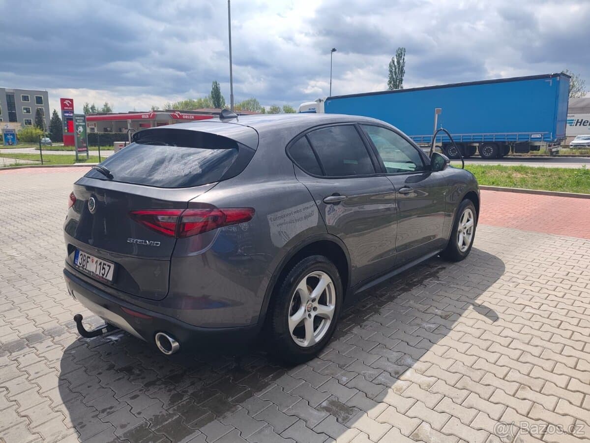 2018 Alfa Romeo STELVIO - 4