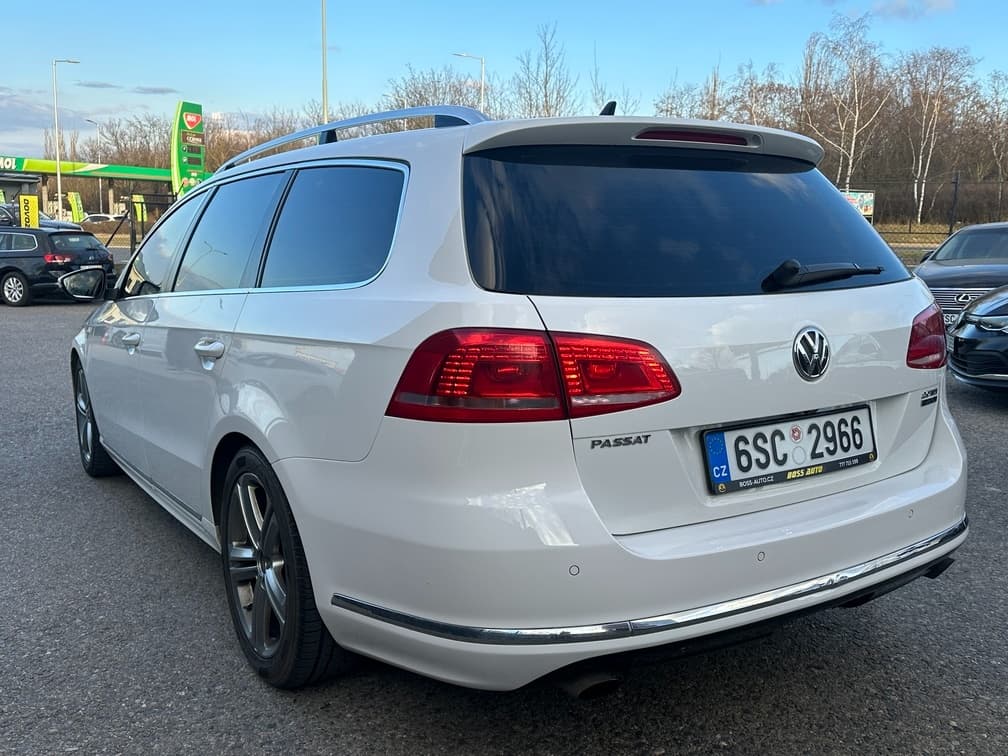 2012 Volkswagen PASSAT - 4