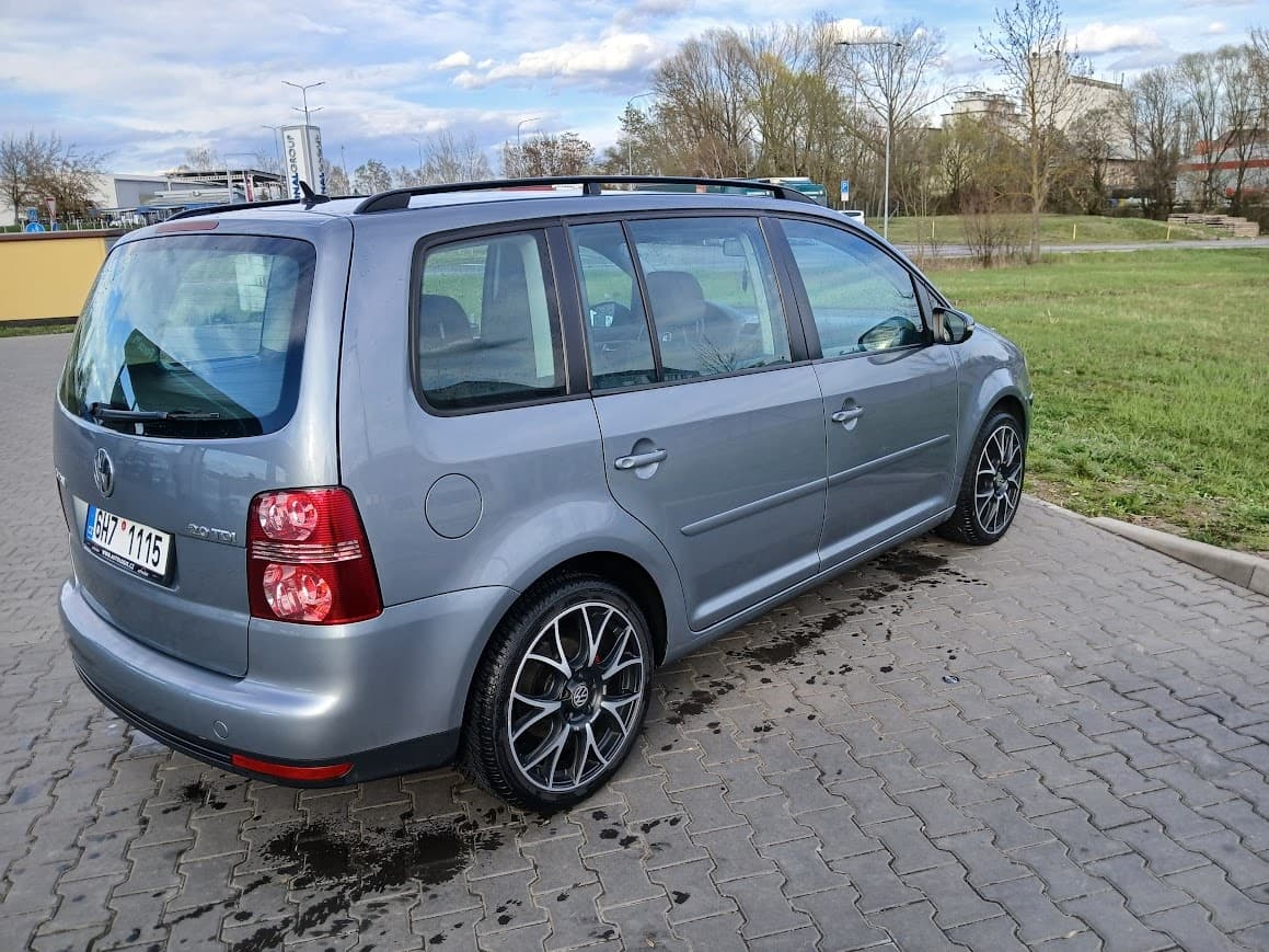 2009 Volkswagen TOURAN - 4
