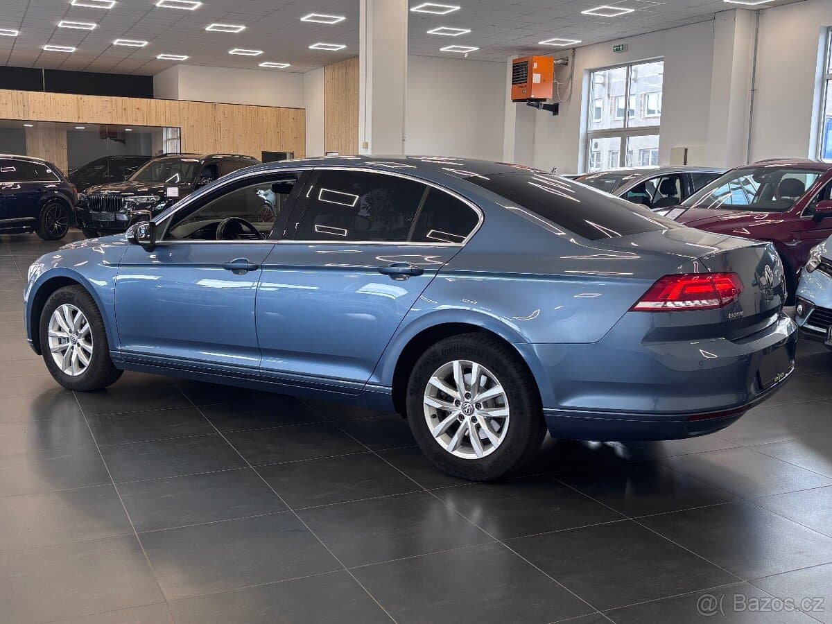 2016 Volkswagen PASSAT - 4