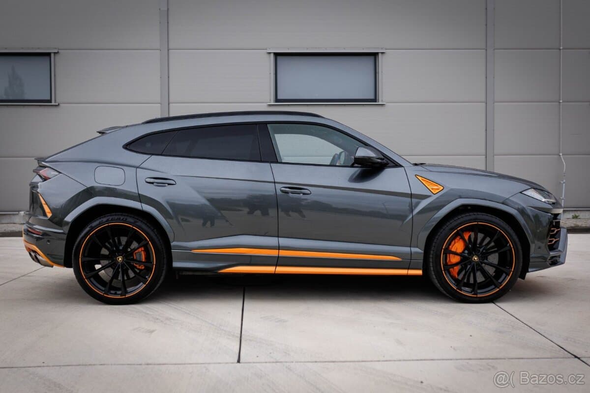 2020 Lamborghini URUS - 4