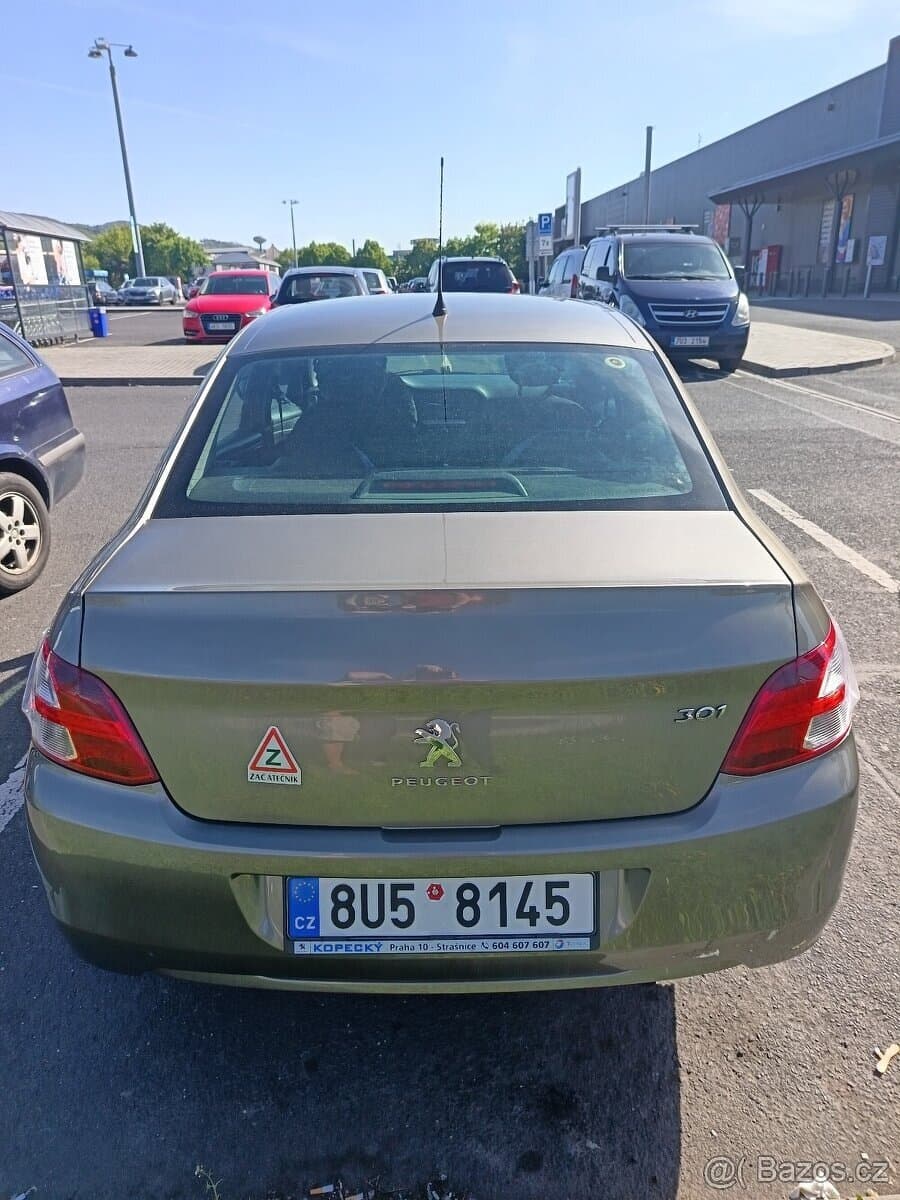 Peugeot 301 - 4