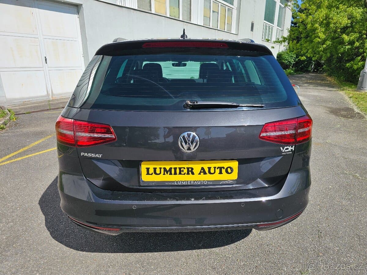 2018 Volkswagen PASSAT - 4