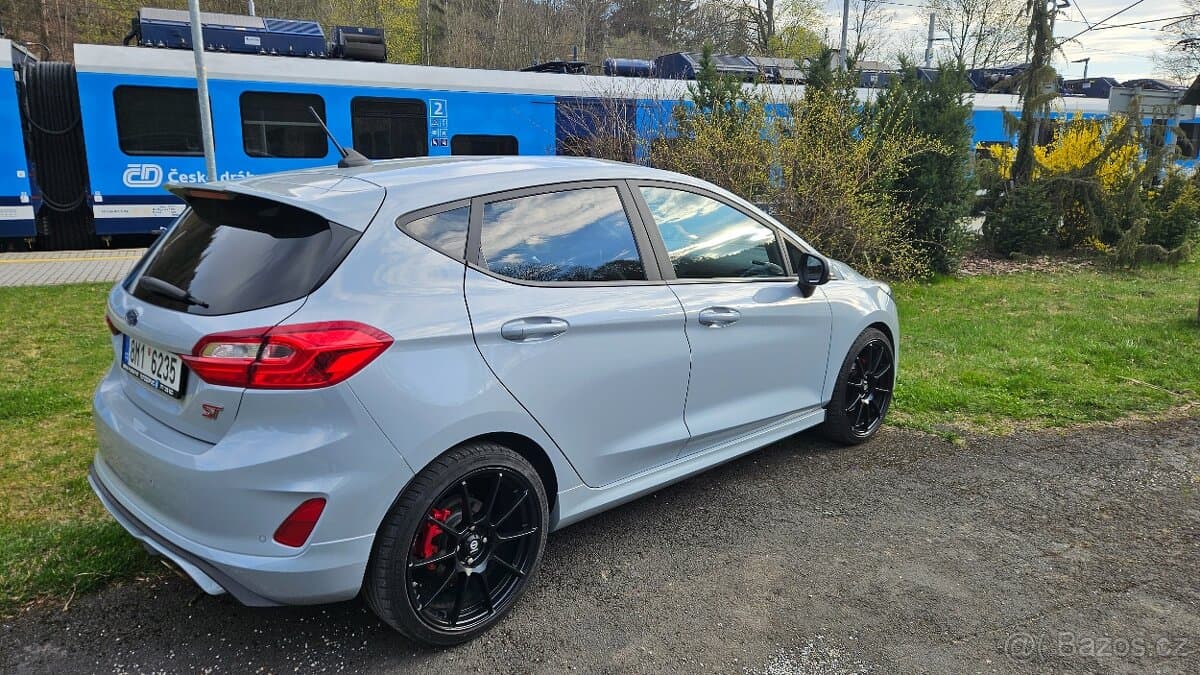 2019 Ford FIESTA - 4
