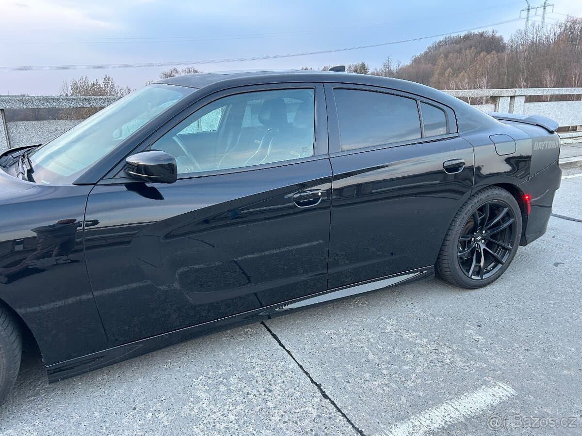 2017 Dodge CHARGER - 4