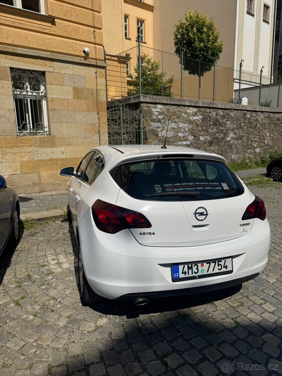 2010 Opel ASTRA - 4