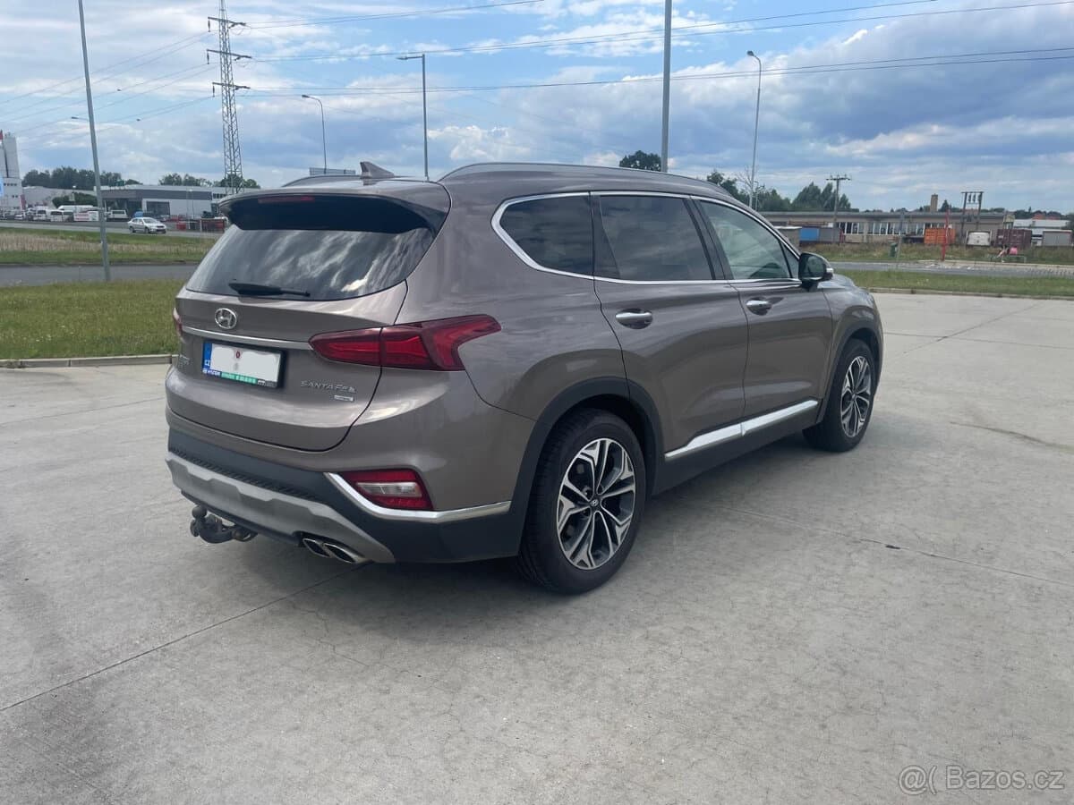 2019 Hyundai SANTA FE - 4