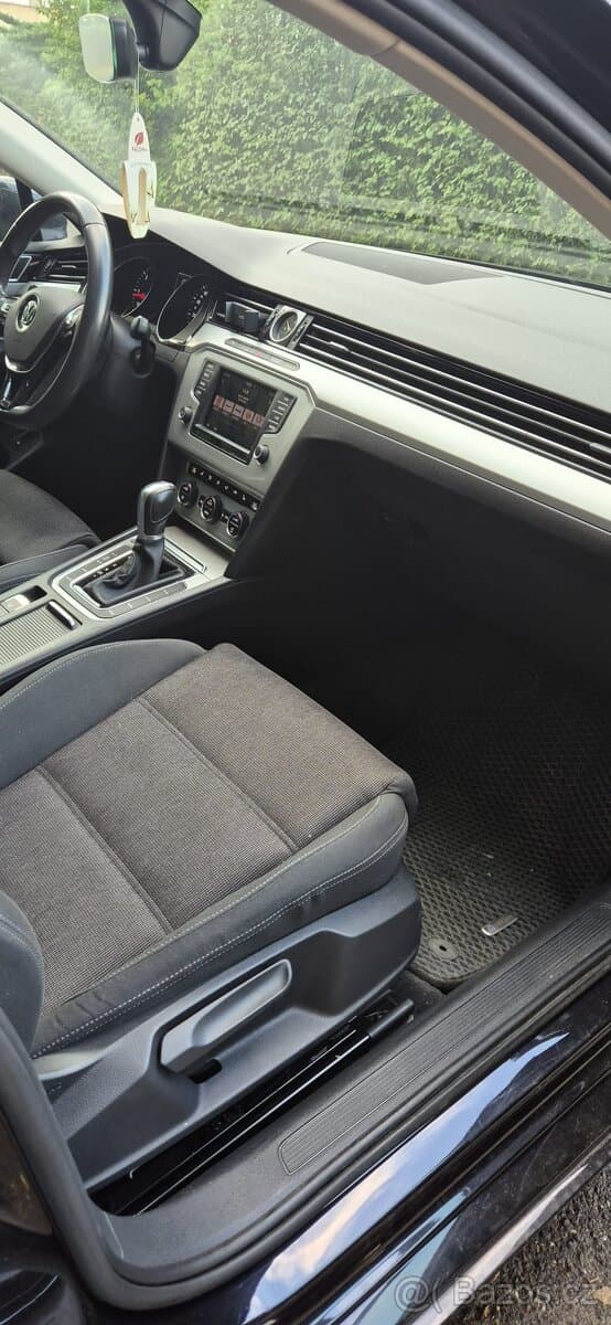 2016 Volkswagen PASSAT - 4