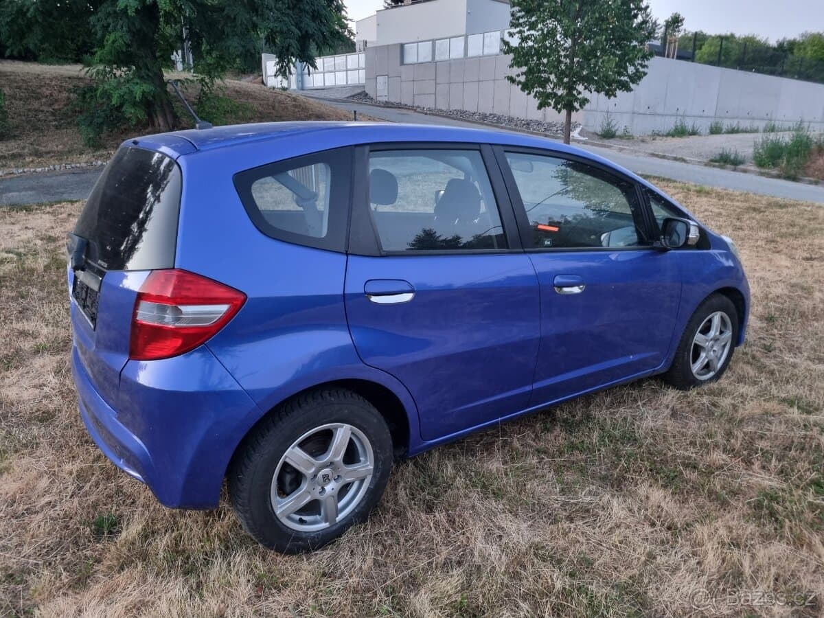 2011 Honda JAZZ - 4
