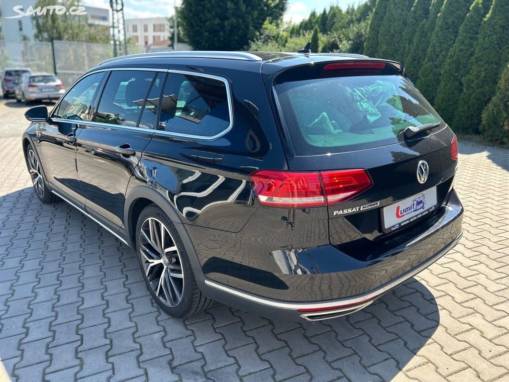 2018 Volkswagen PASSAT - 4