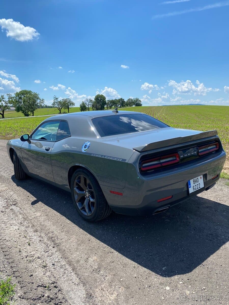 Dodge CHALLENGER - 4