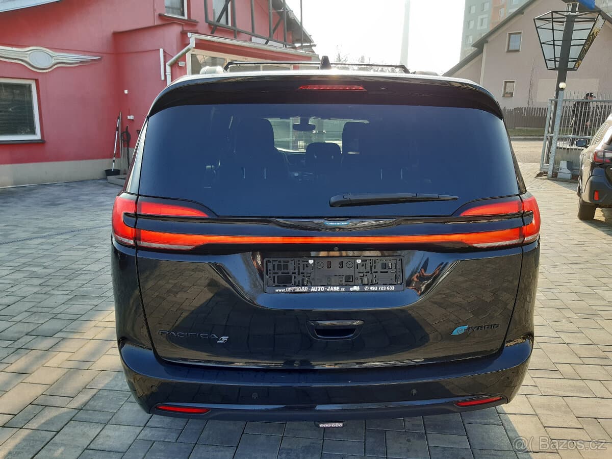 2019 Chrysler PACIFICA - 4