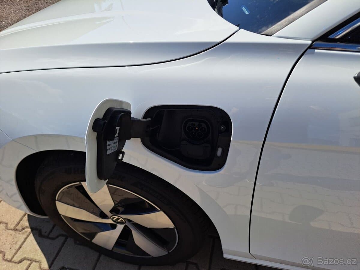 Volkswagen PASSAT - 4