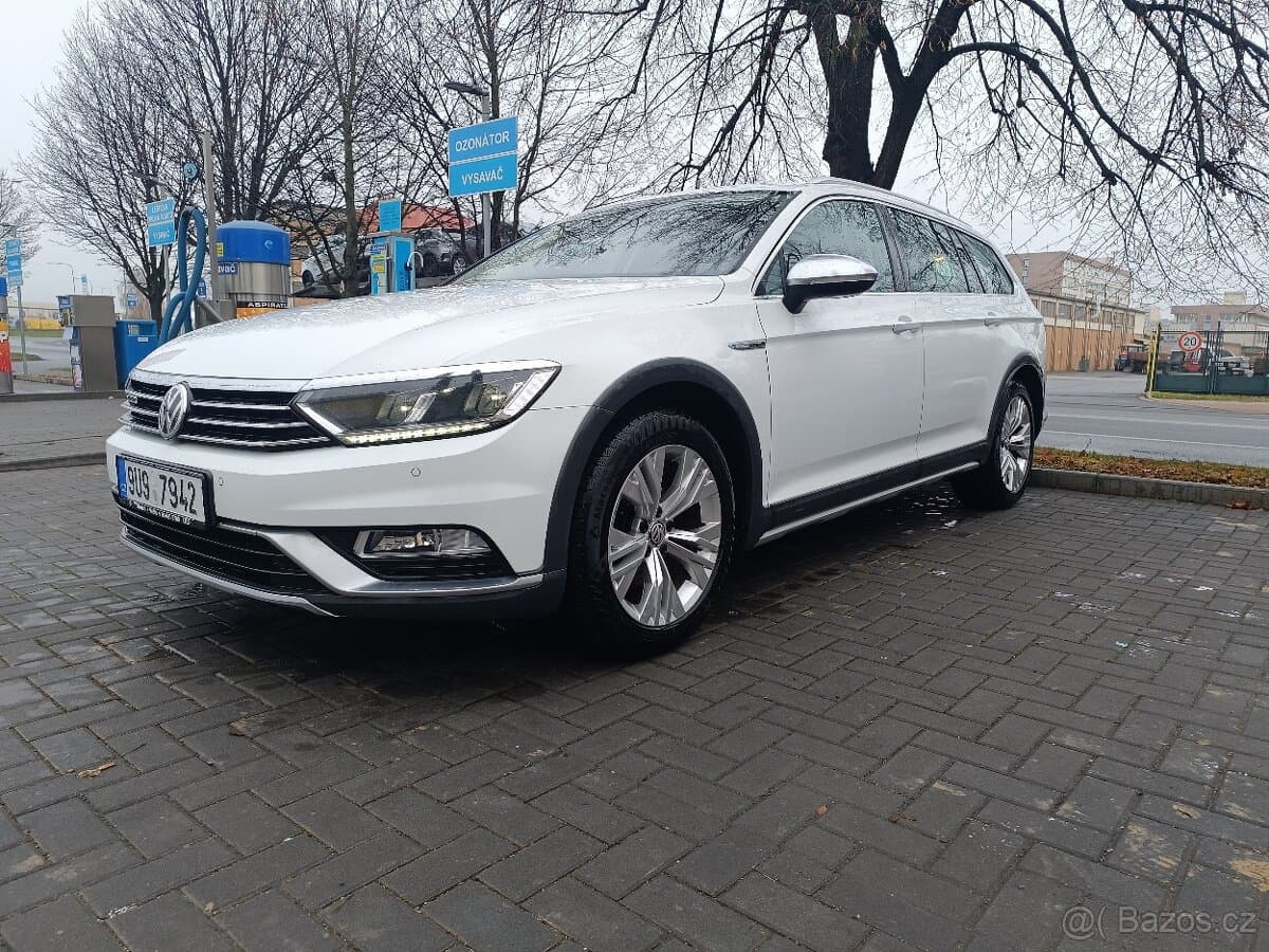 2017 Volkswagen PASSAT - 4