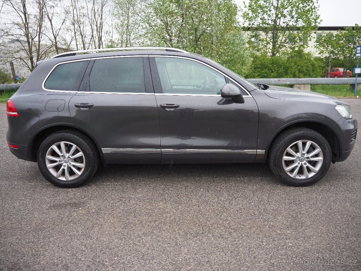 2012 Volkswagen TOUAREG - 4