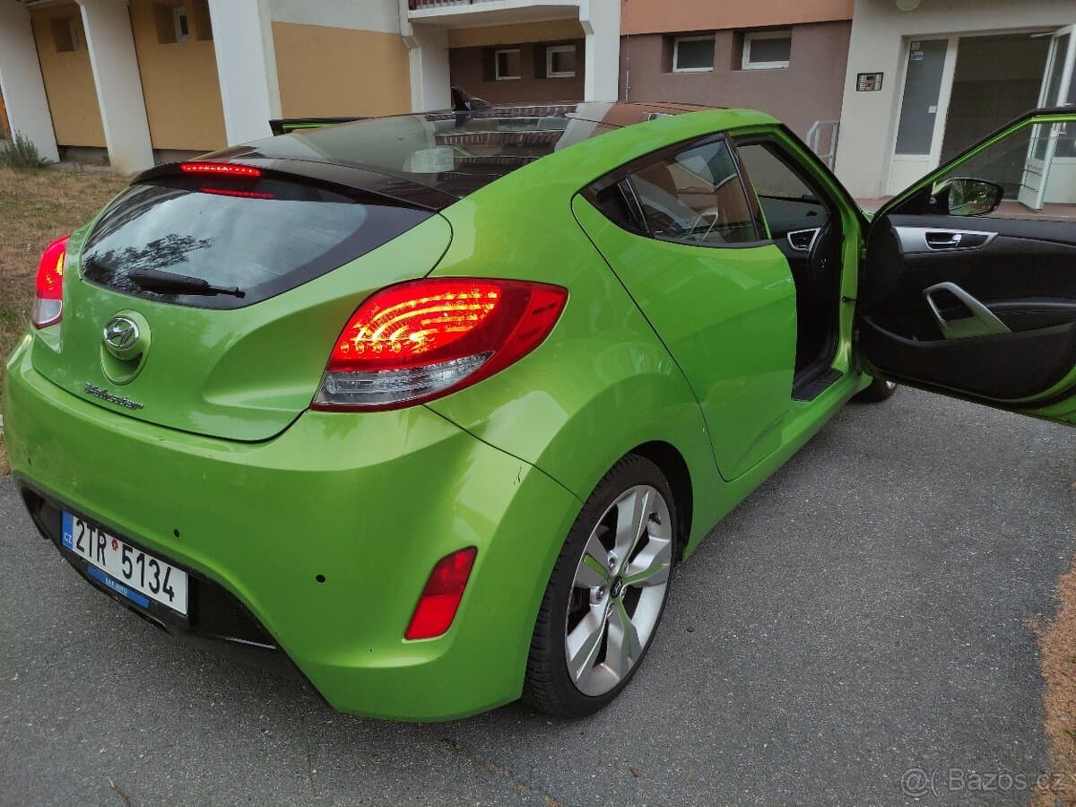 2011 Hyundai VELOSTER - 4