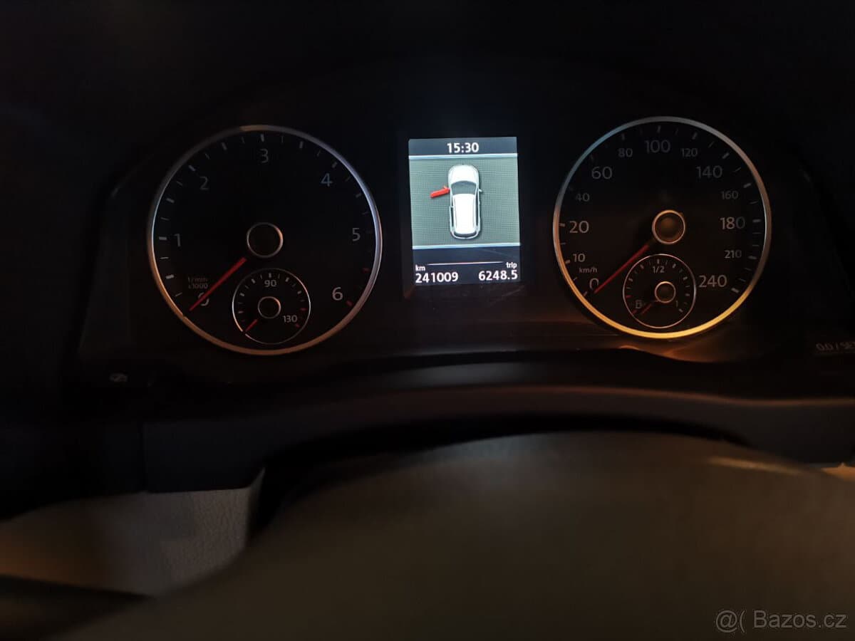 2011 Volkswagen TIGUAN - 4