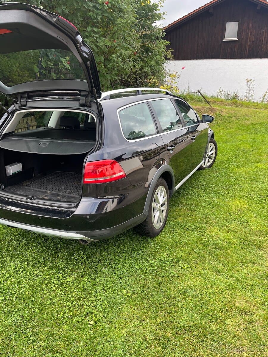 2013 Volkswagen PASSAT - 4