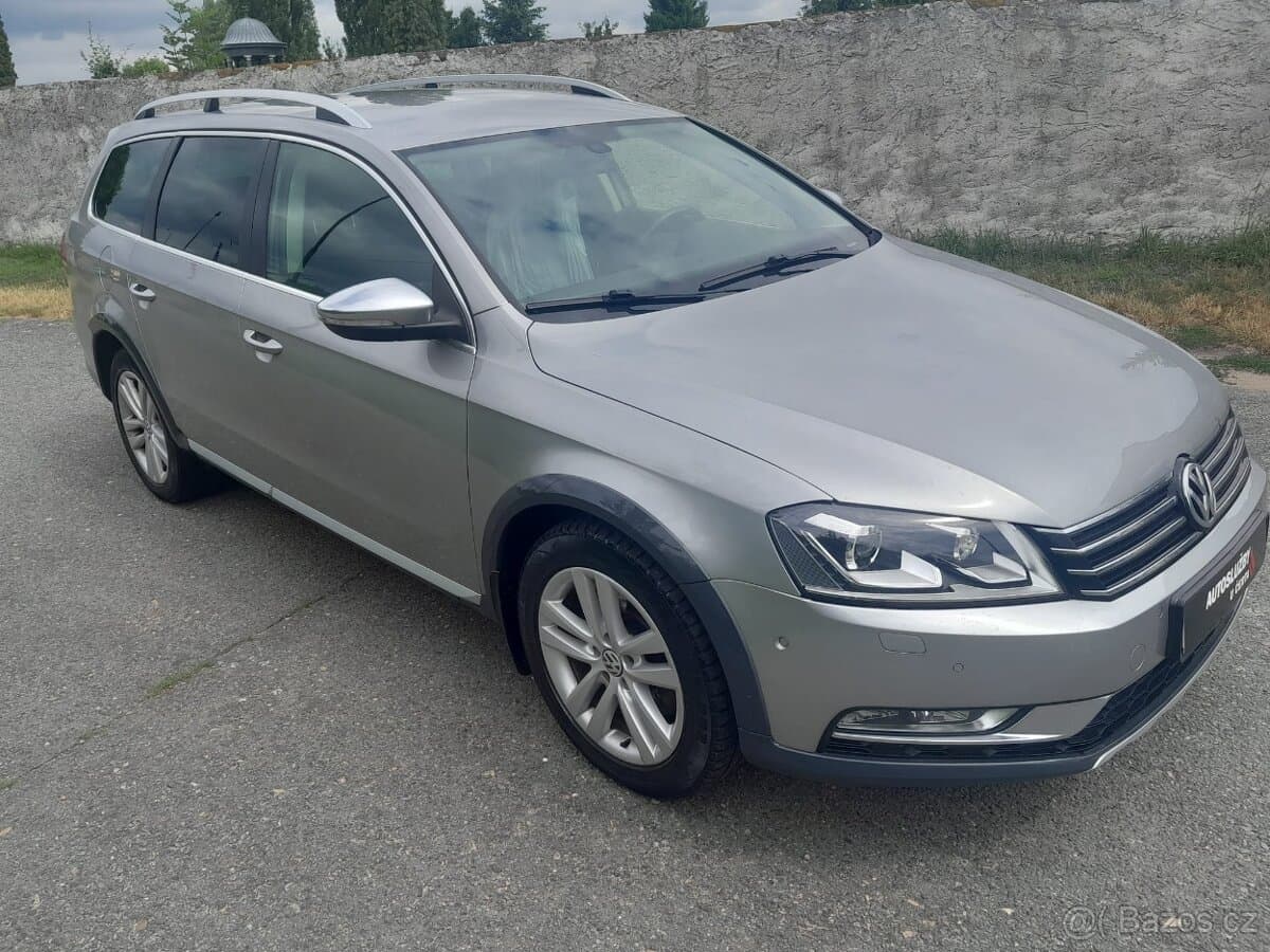 2012 Volkswagen PASSAT - 4
