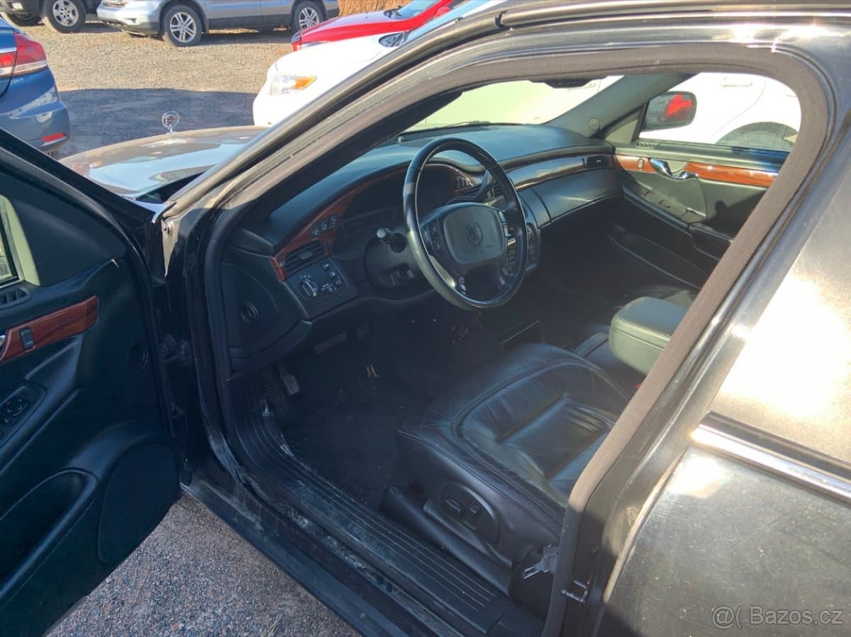 2001 Cadillac DEVILLE - 4