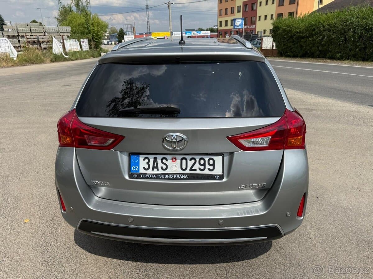 2013 Toyota AURIS - 4