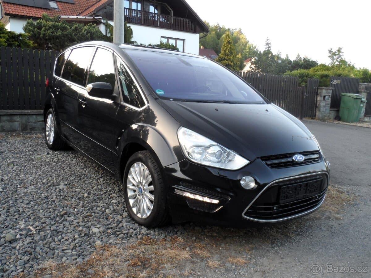 2011 Ford S-MAX - 4