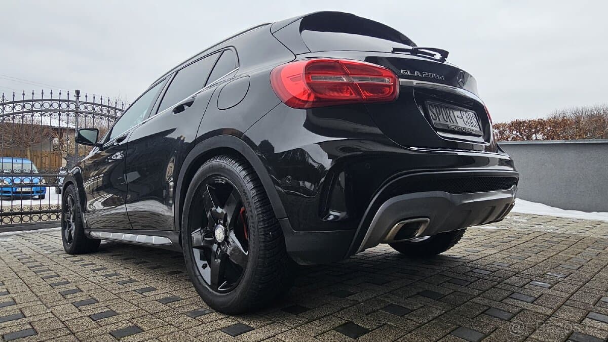 2017 Mercedes-Benz GLA - 4