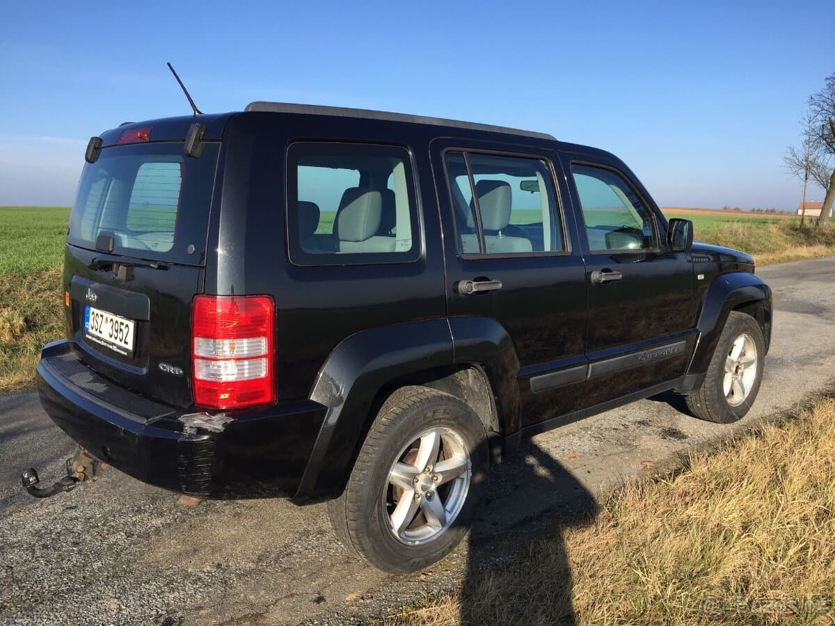 2009 Jeep CHEROKEE - 4