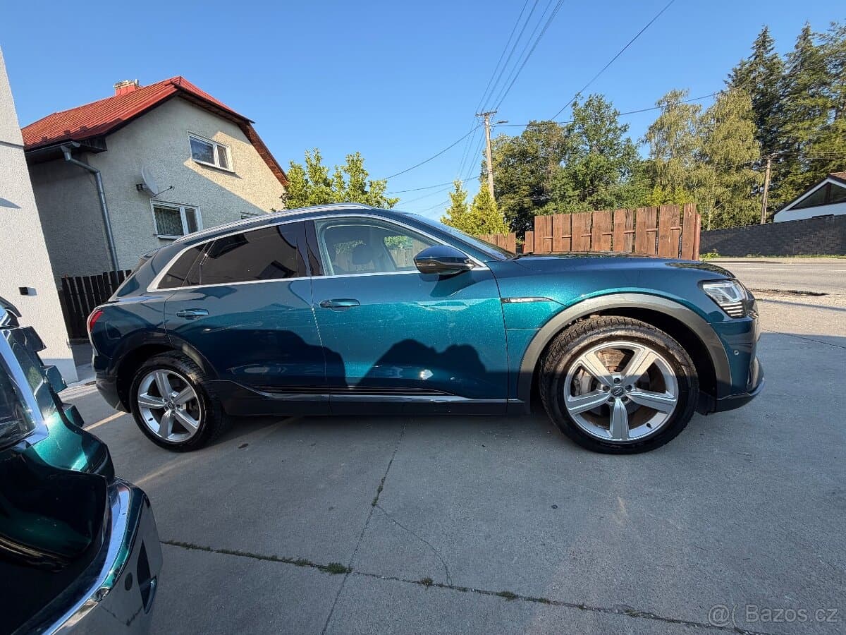 2020 Audi E-TRON - 4
