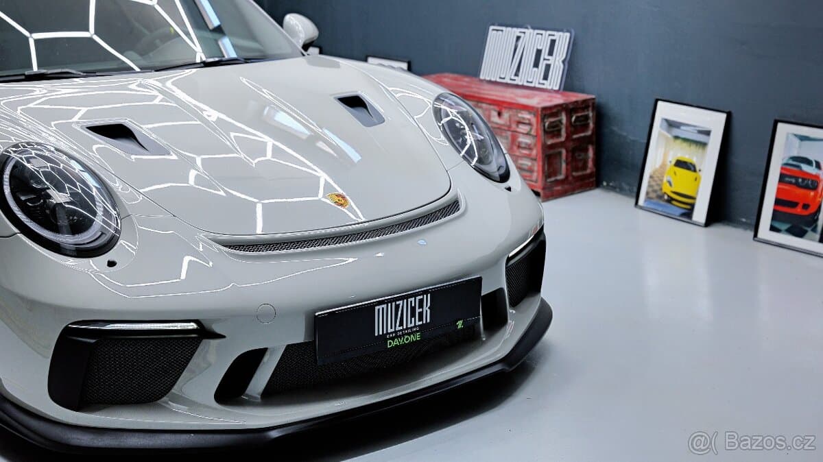 2018 Porsche 911 - 4