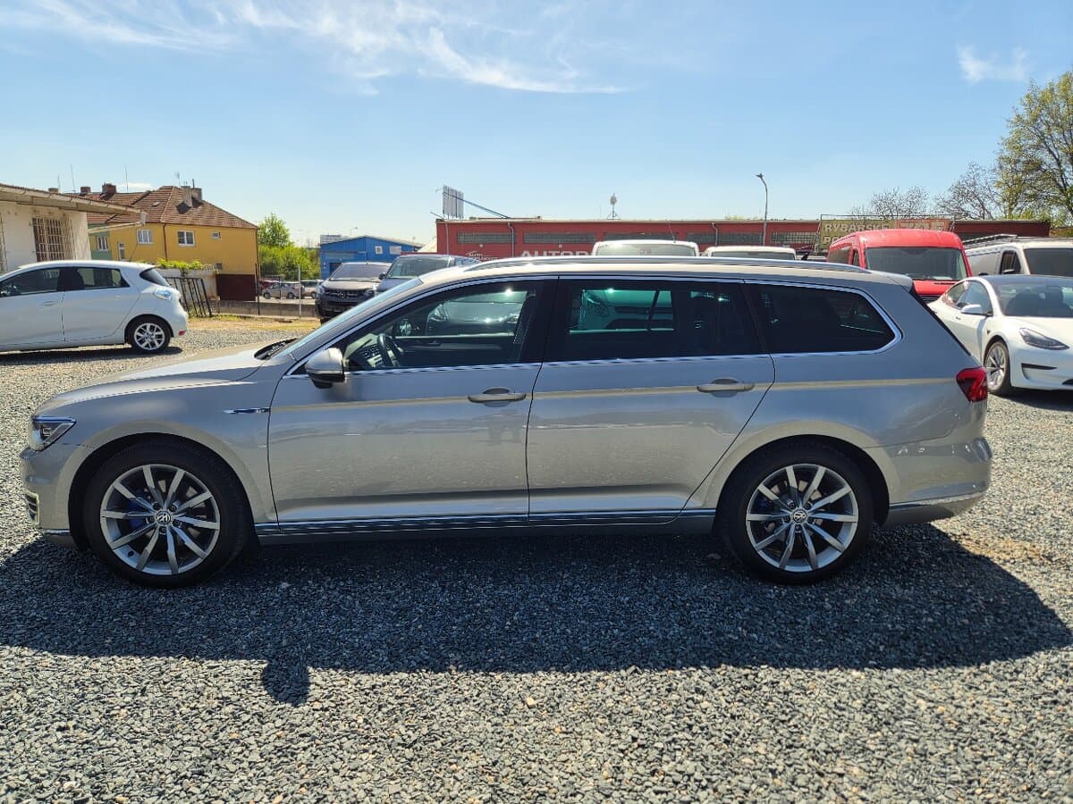 2015 Volkswagen PASSAT - 4