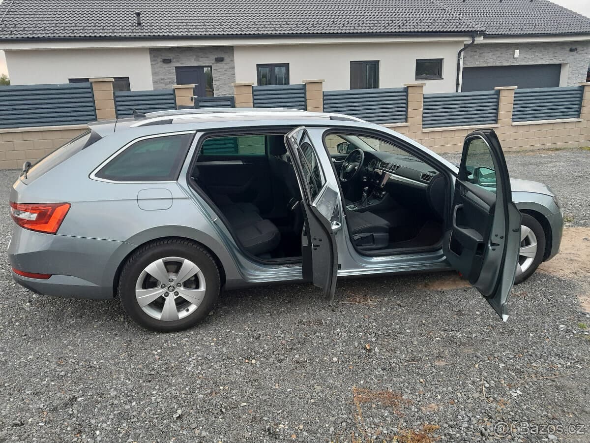 2020 Škoda SUPERB - 4