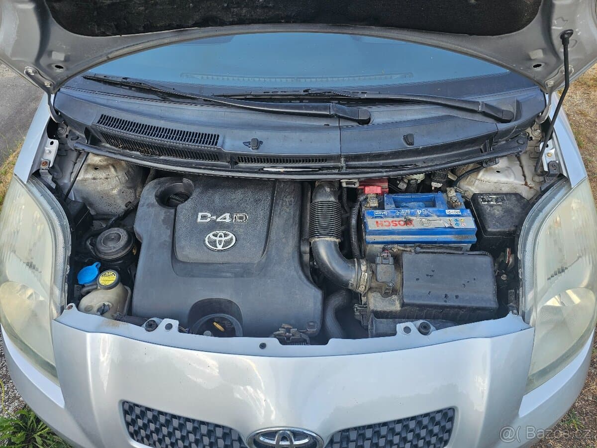 Toyota YARIS - 4