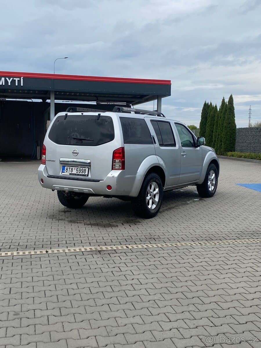2011 Nissan PATHFINDER - 4