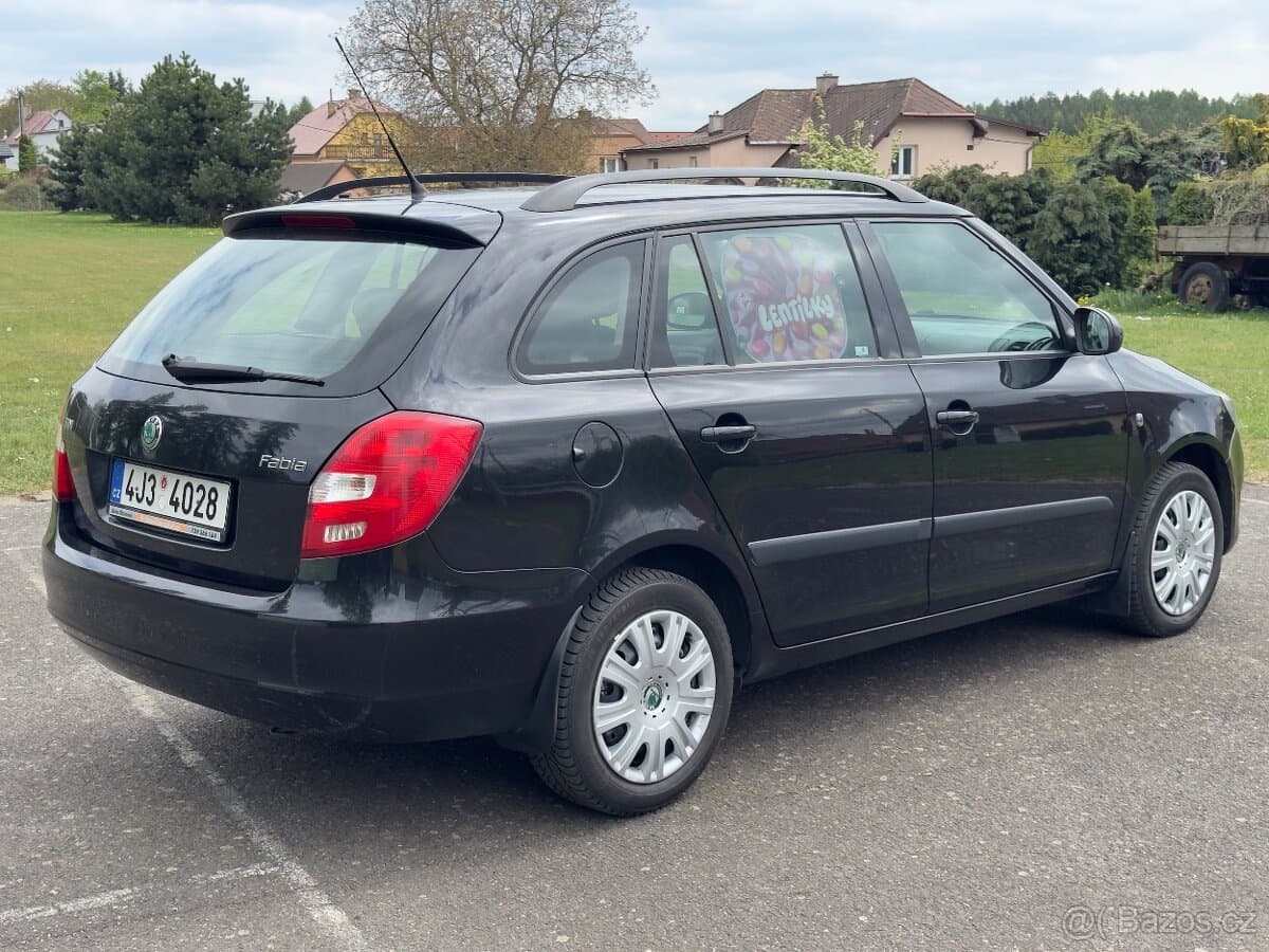 2010 Škoda FABIA - 4