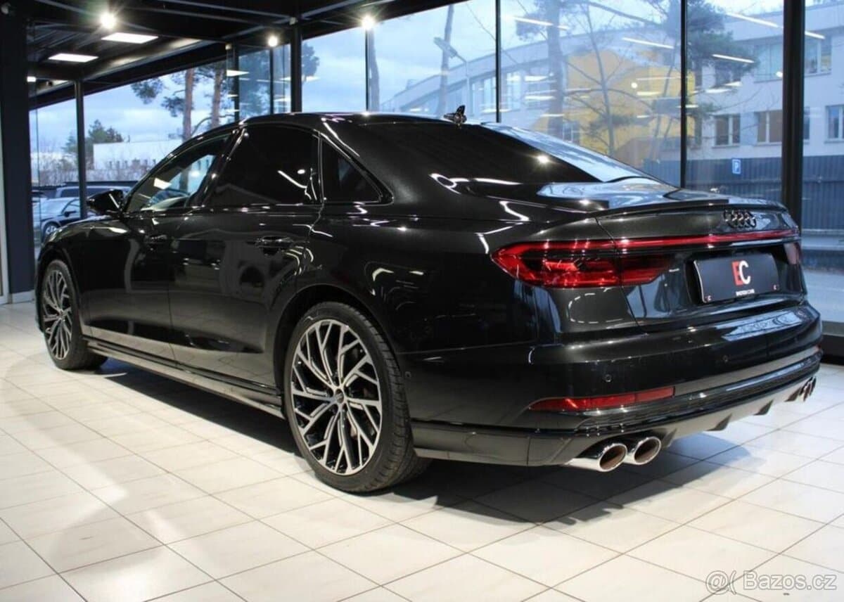 2021 Audi S8 - 4