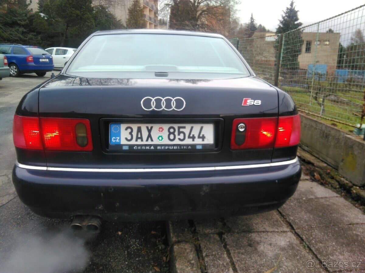 2000 Audi S8 - 4