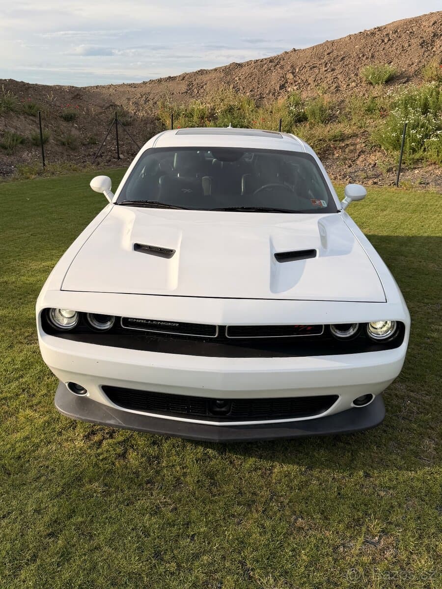 Dodge CHALLENGER - 4