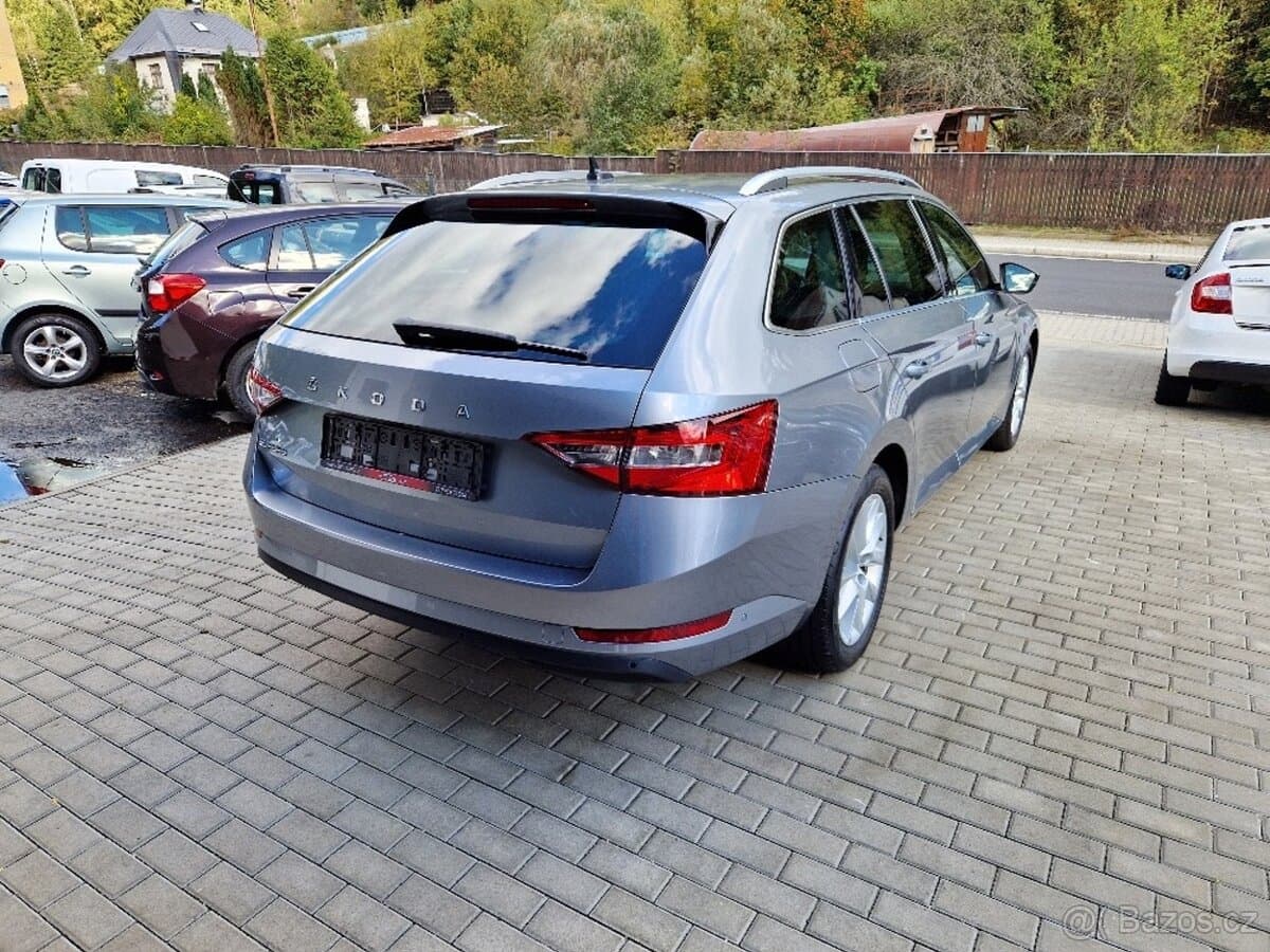 2020 Škoda SUPERB - 4