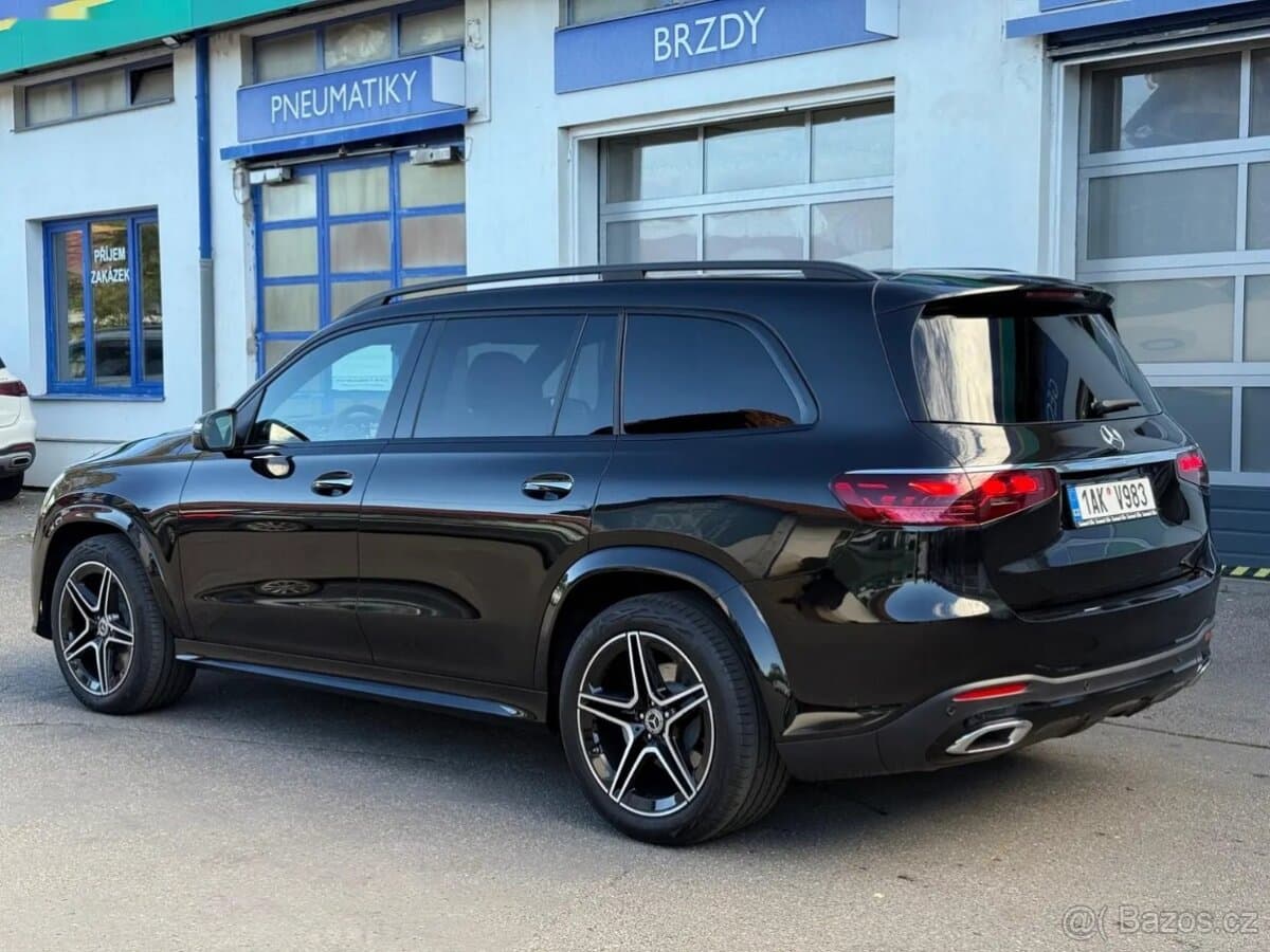 2025 Mercedes-Benz GL - 4