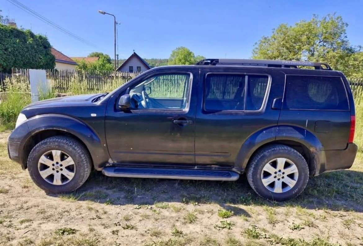 Nissan PATHFINDER - 4