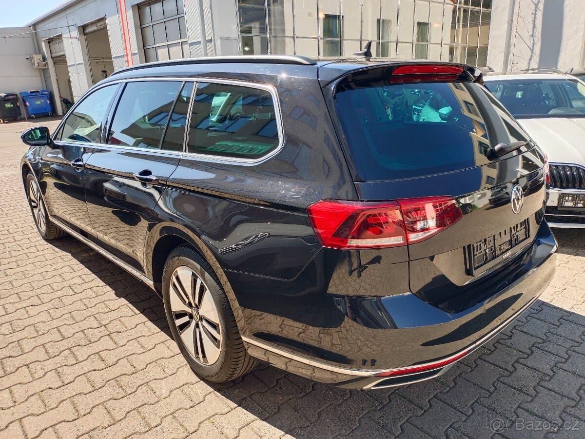 2021 Volkswagen PASSAT - 4