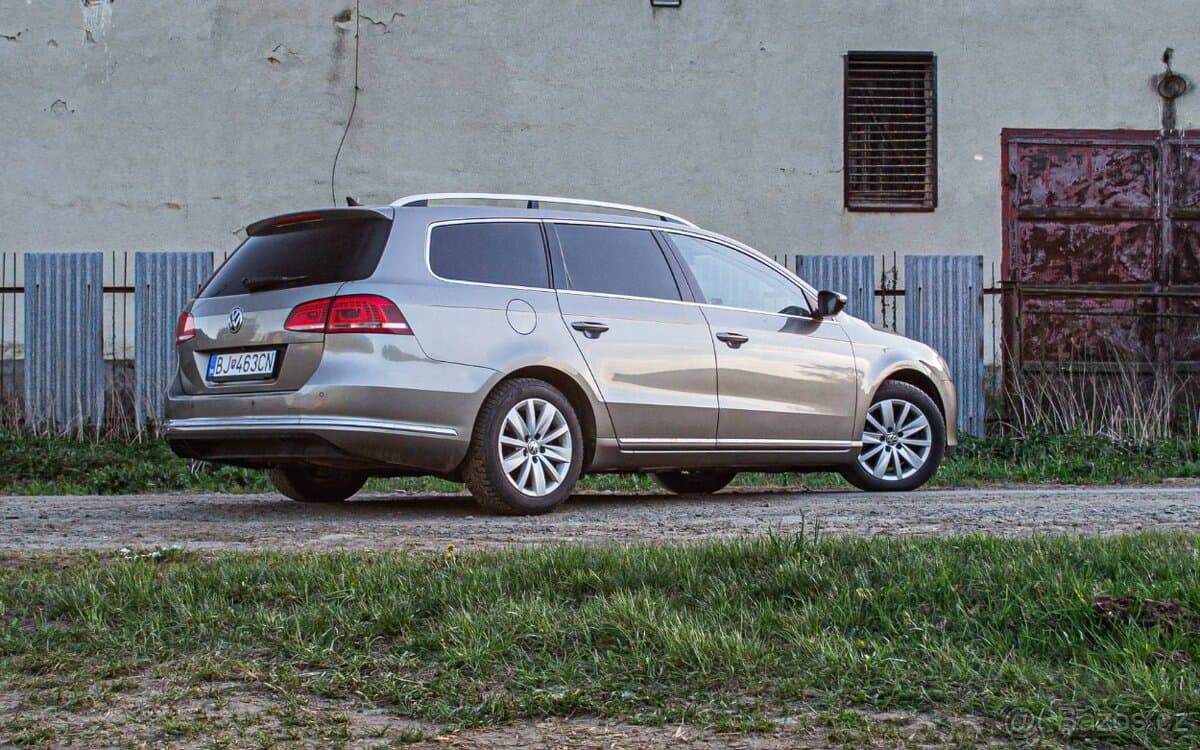 2012 Volkswagen PASSAT - 4