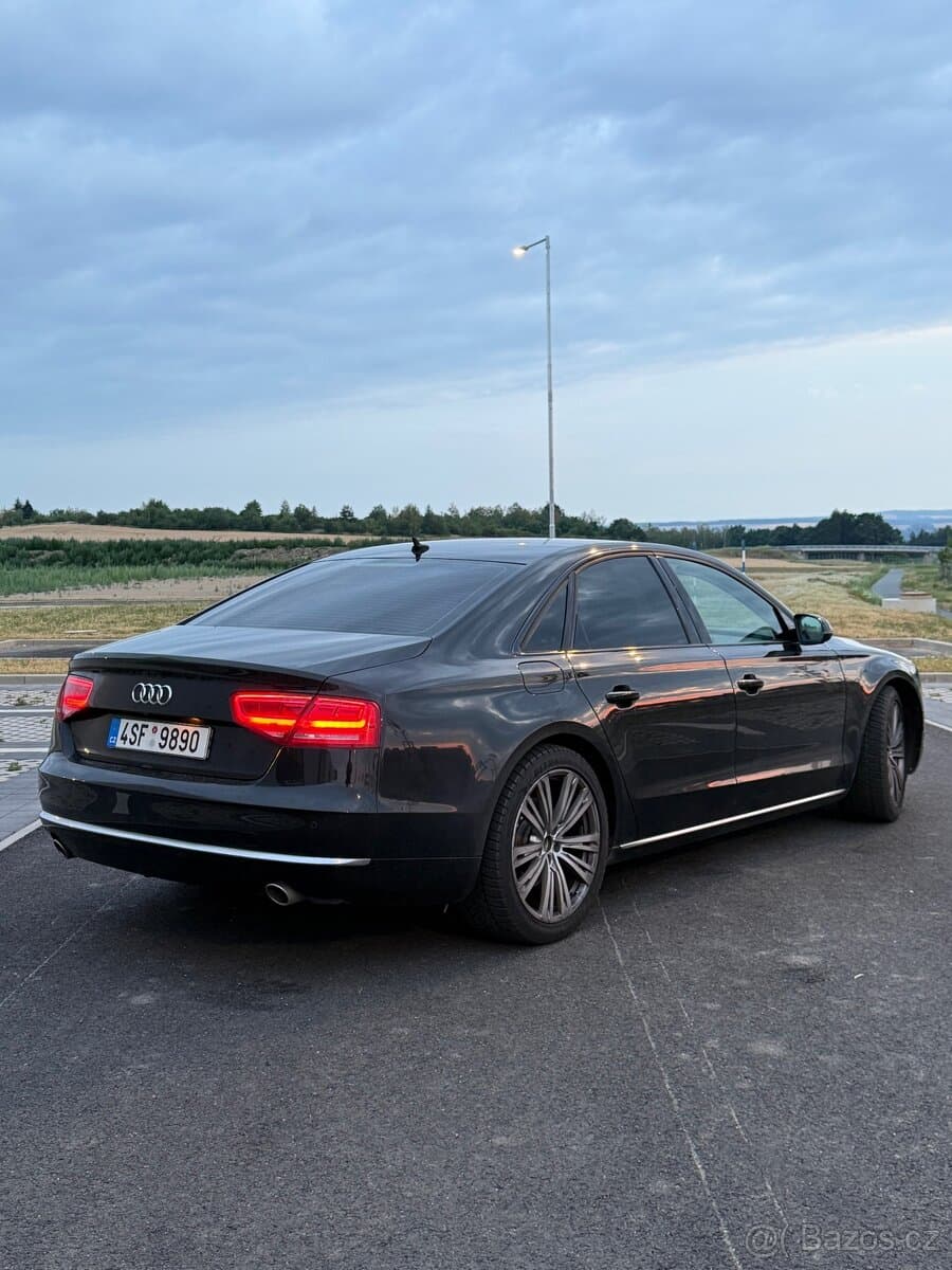 2010 Audi A8 - 4