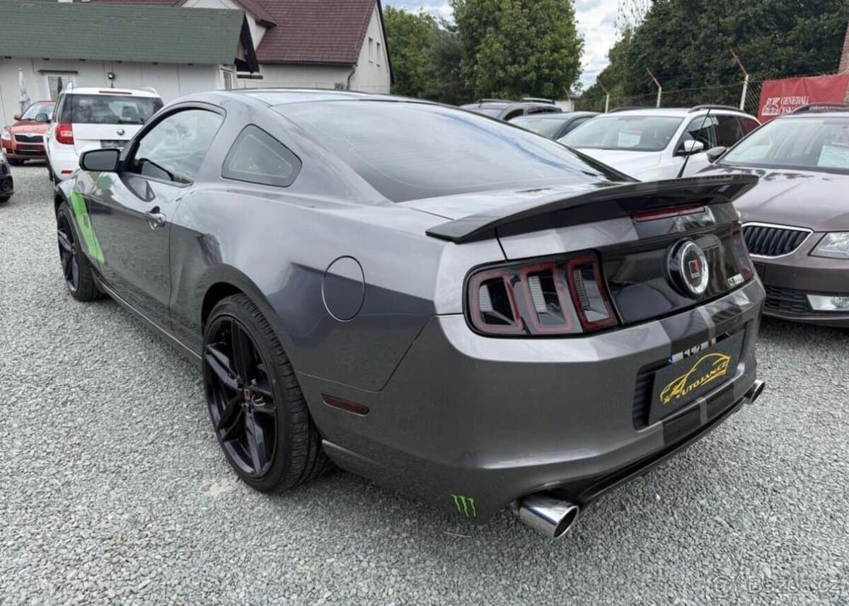 2013 Ford MUSTANG - 4