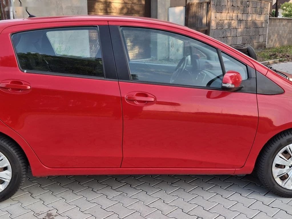 2013 Toyota YARIS - 4