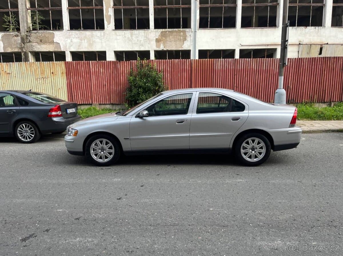 2005 Volvo S60 - 4