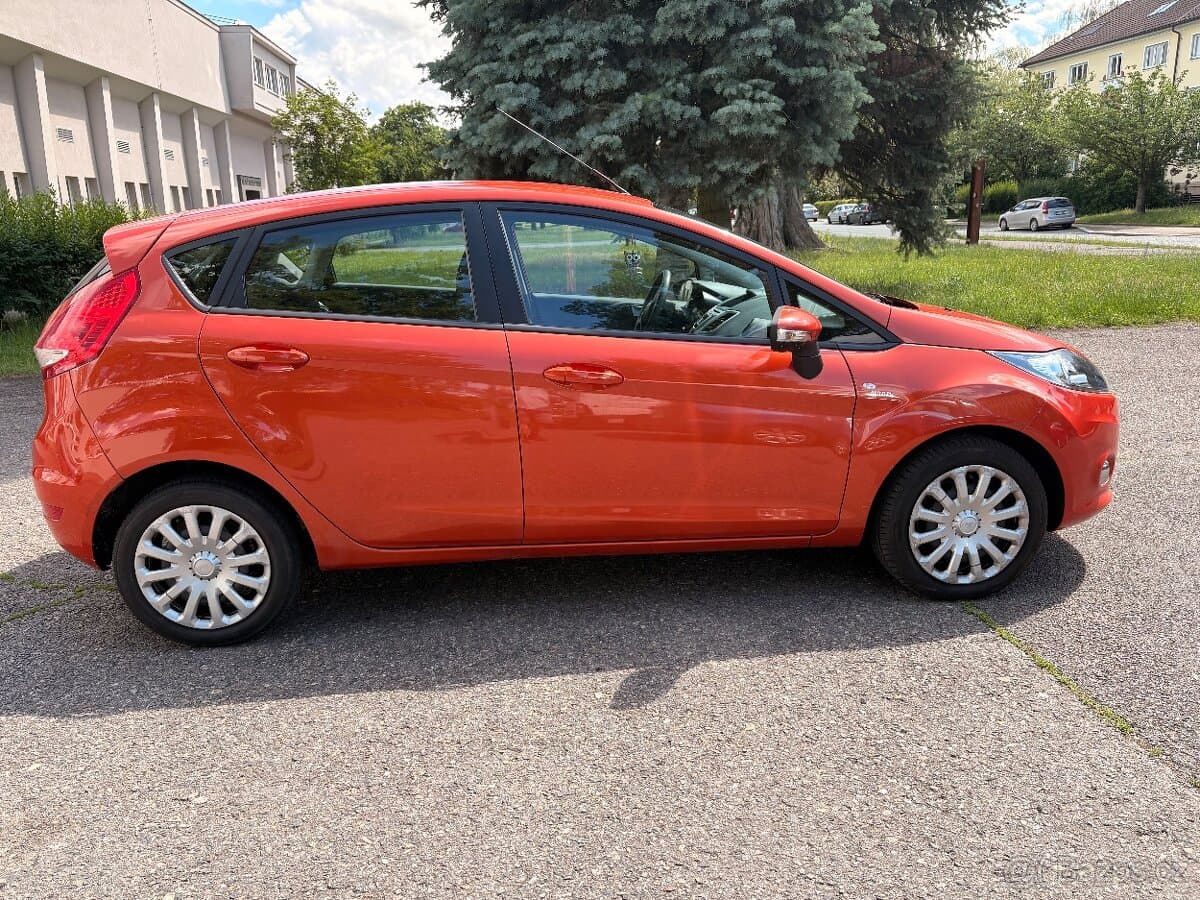 2011 Ford FIESTA - 4