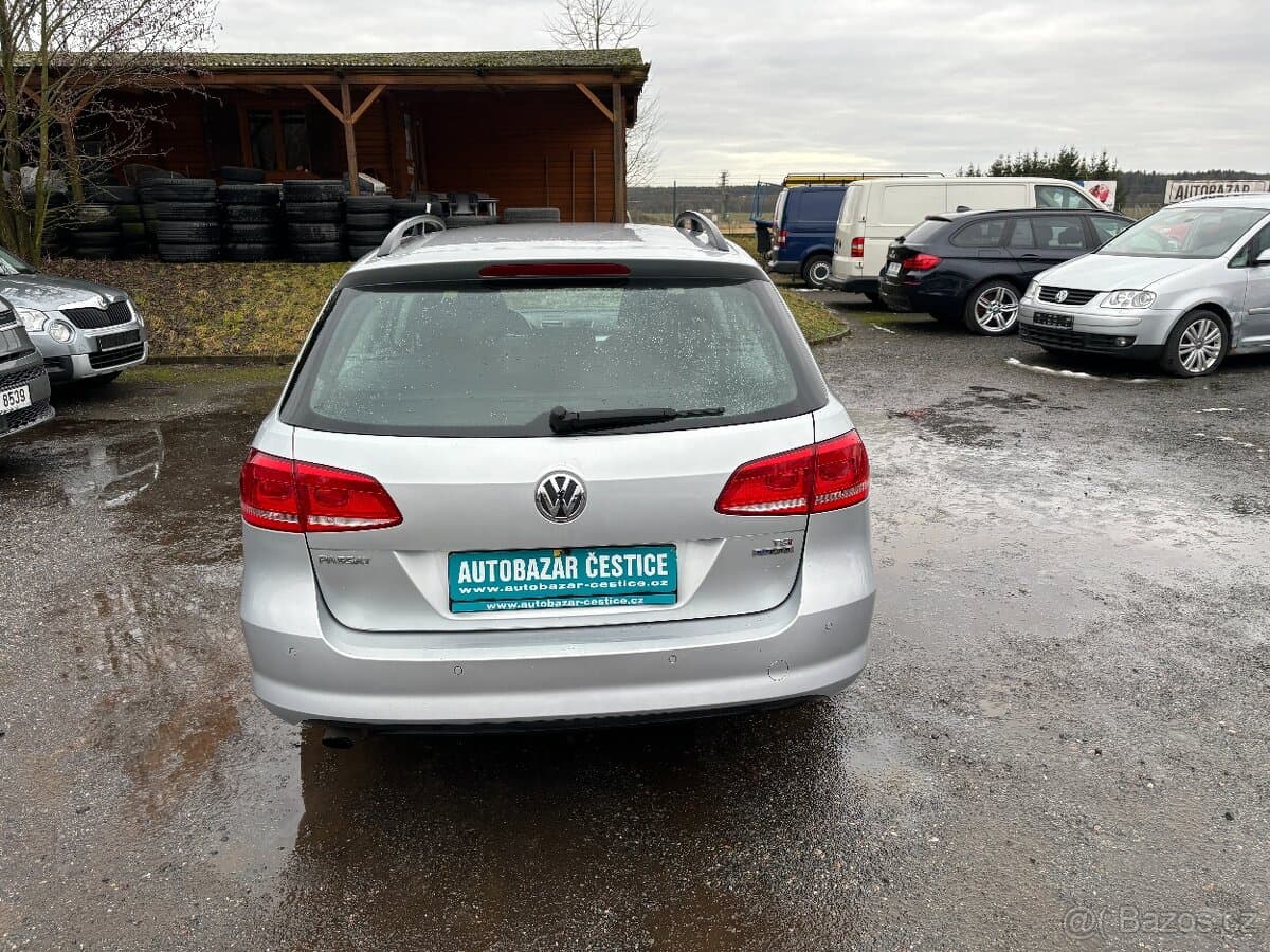 2010 Volkswagen PASSAT - 4