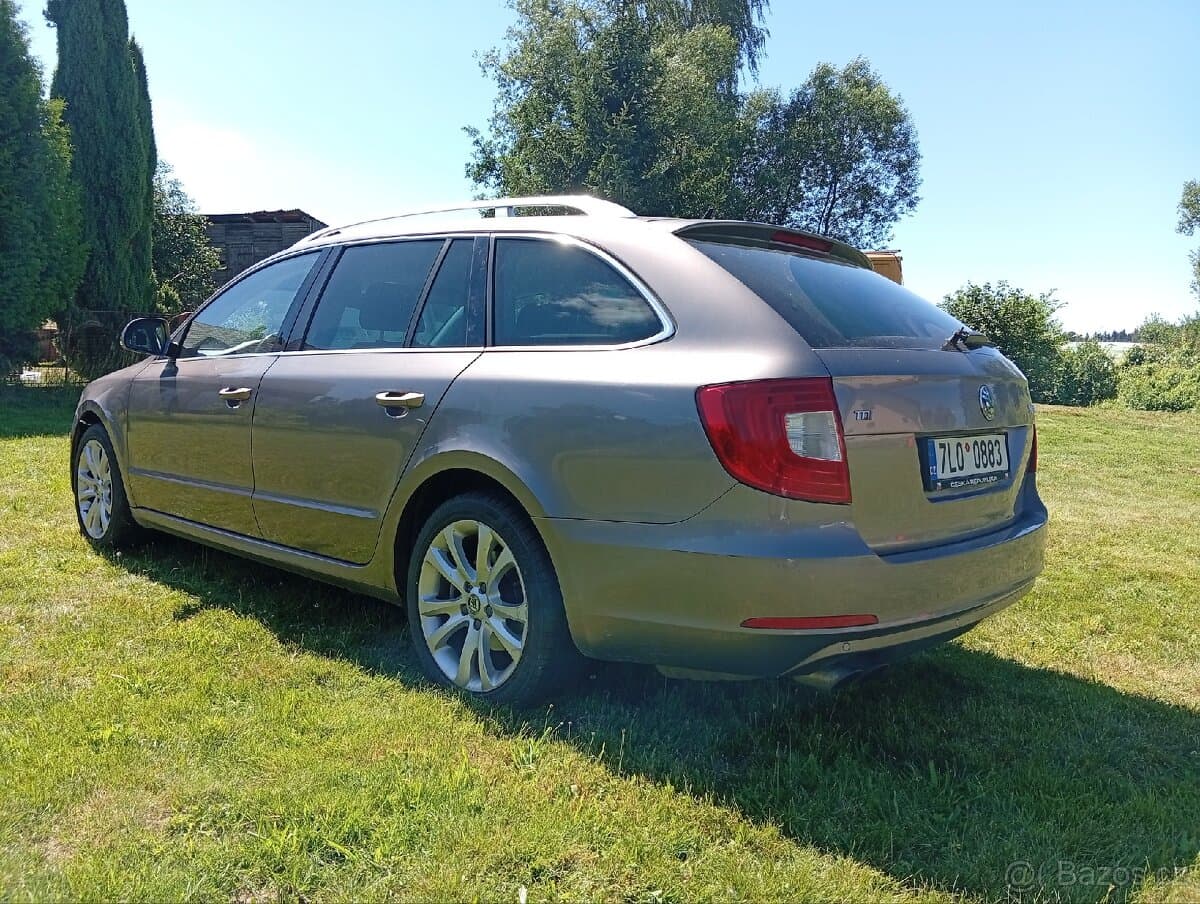 2010 Škoda SUPERB - 4